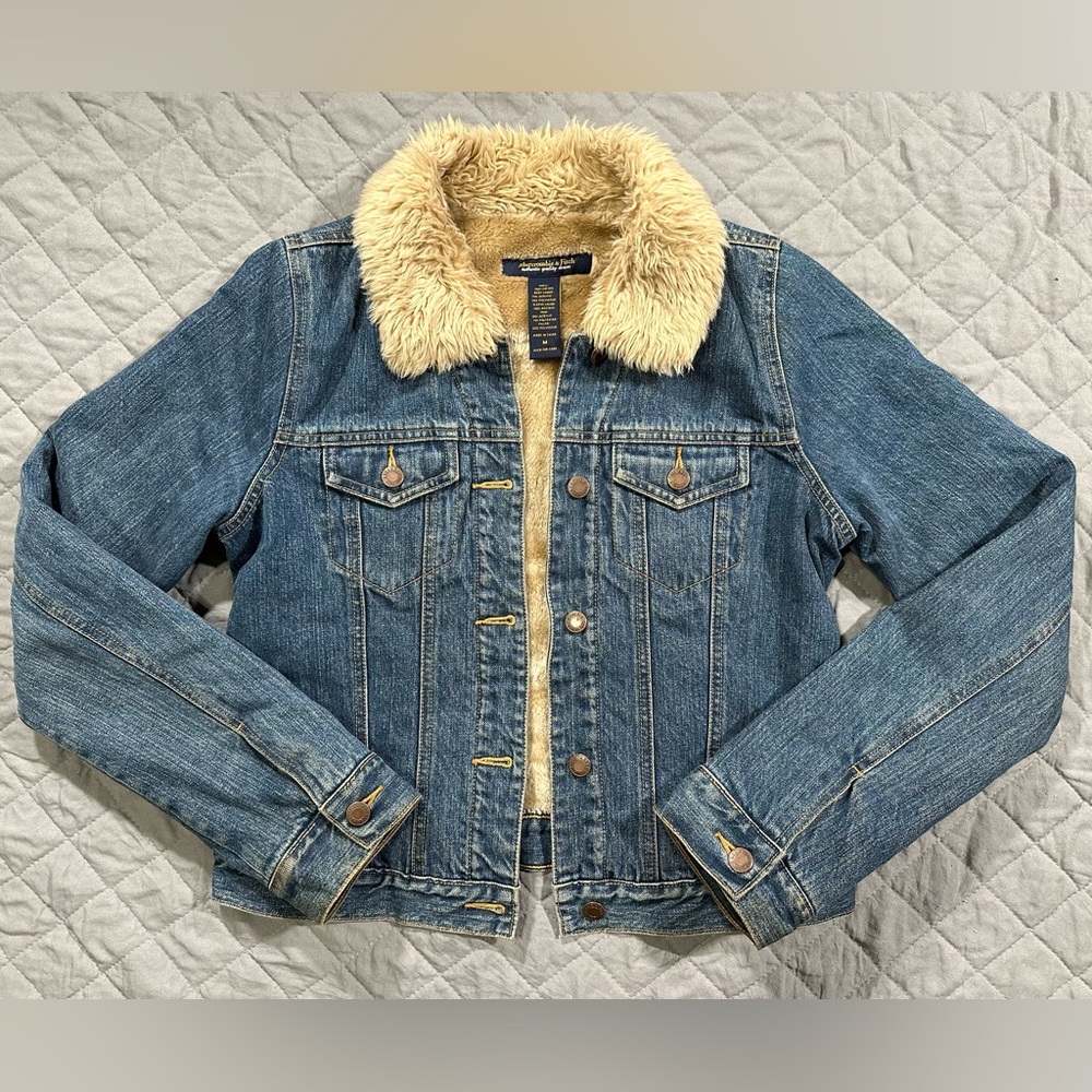 Abercrombie & Fitch Faux Fur Lined Button Up Denim Jean Jacket Women’s Medium